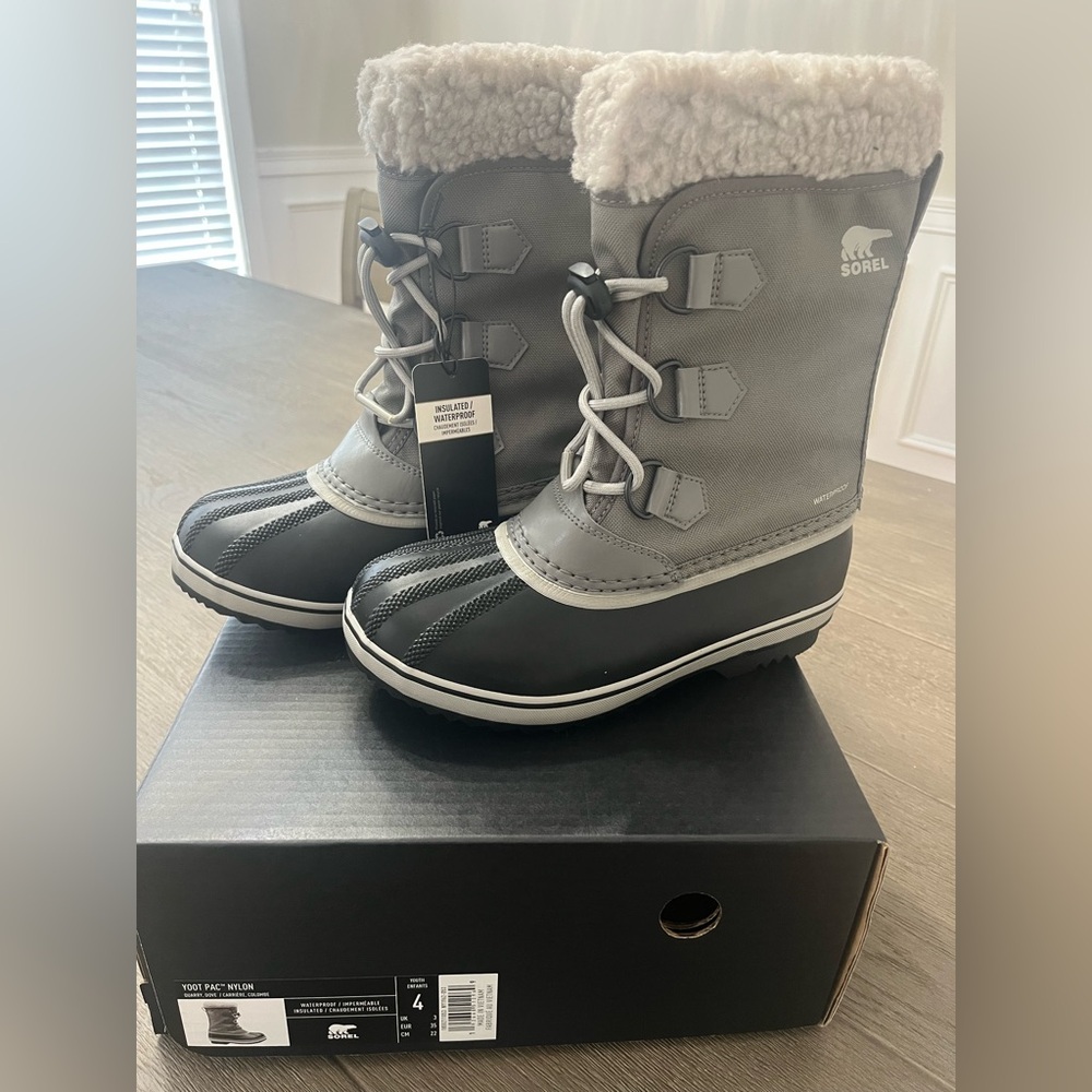 SOREL YOOT PACT™ NYLON YOUTH WATERPROOF BOOT Size 4 NEW